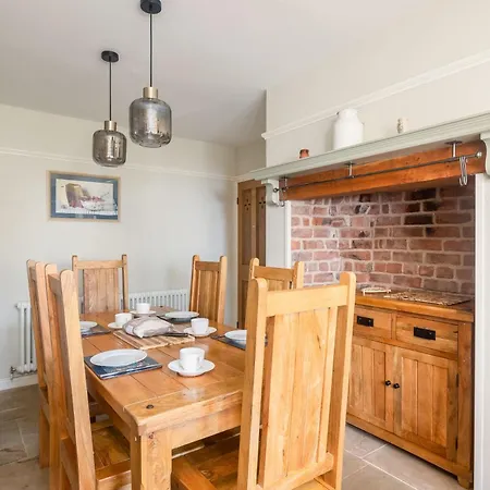 Hall At Noelles Pickering