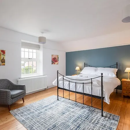 Hall At Noelles Pickering